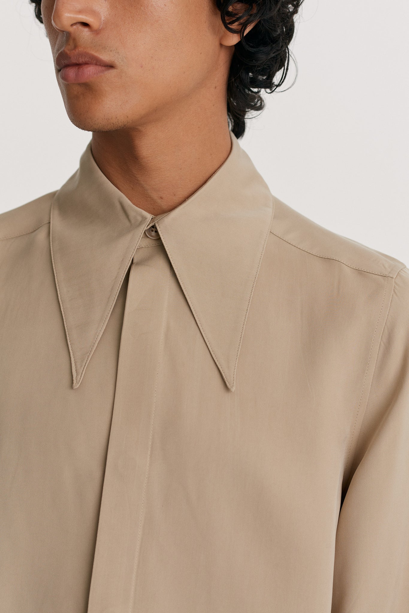 Pointed Collar Longline Shirt in Cupro King & Tuckfield Pointed Collar Longline Shirt in Cupro King & Tuckfield